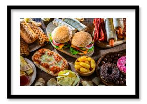 Foods enhancing the risk of cancer. Junk food