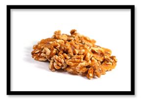 Walnlnusskerne vor einem weißen Hintergrund