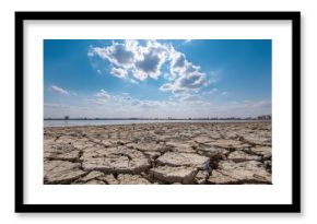Drought impact from extreme heat and climate change on summer lakes