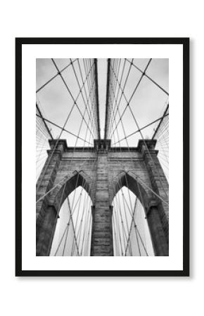 Most Brooklyński w Nowym Jorku z bliska detalu architektonicznego w ponadczasowej czerni i bieli