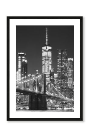 Most Brookliński i Manhattan w nocy, Nowy Jork, USA ..