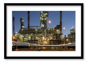 Pipelines leading to an oil refinery