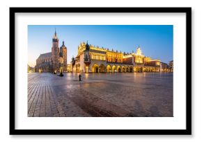 Wschód słońca Rynek Główny w Krakowie. Sunrise over the Main Square in Cracow.