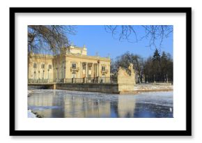Zima w Łazienkach Królewskich w Warszawie - Pałac na wyspie