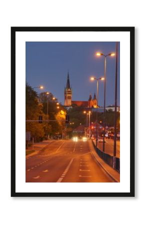 Olsztyn nocą. Aleja Warszawska. Polska - Mazury - Warmia.
