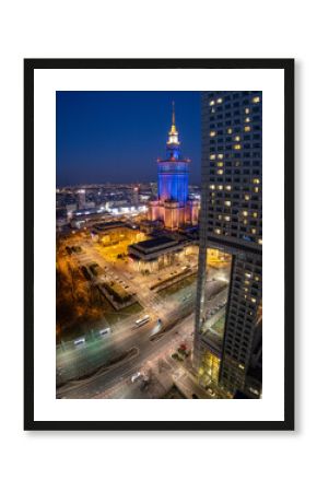 Warszawa, wieżowce nocą, zdjęcia z drona, zachód słońca