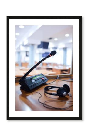interpreting - Microphone and switchboard in an simultaneous int