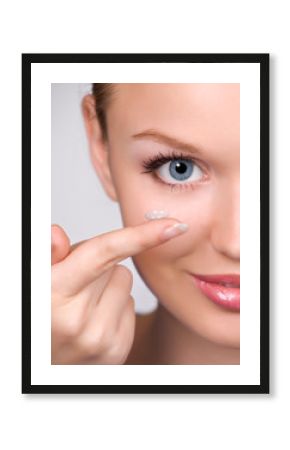 contact lens