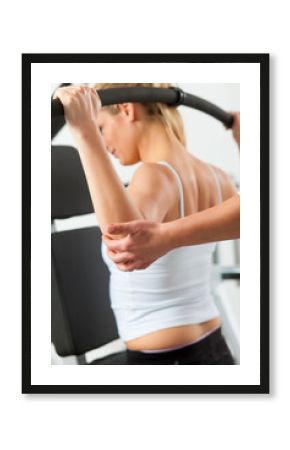 Patientin bei der Physiotherapie