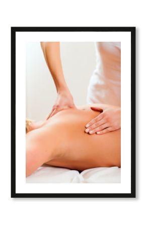 Patient bei der Physiotherapie - Massage