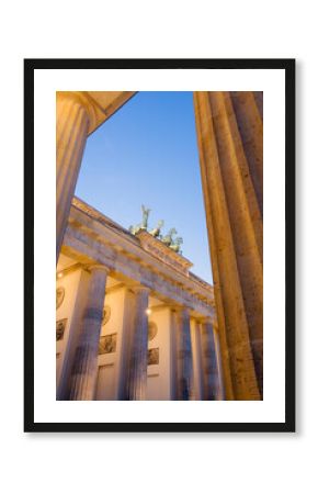 Quadriga Brandenburger Tor, Brandenburg Gate illuminated at night in Pariser Platz, Berlin, Germany, Europe