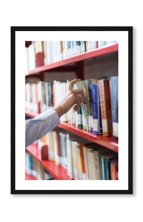 Student searching books