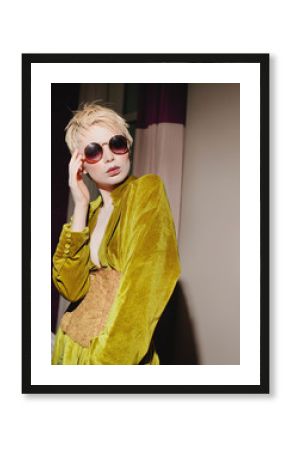 Glamour fashion portrait of beautiful woman