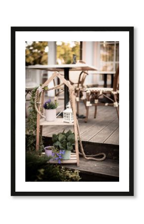 francuska kawiarnia i ozdoby ogrodowe 