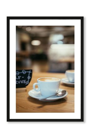 Cappuccino in Cafe, Konzept "Self Service", Textfreiraum