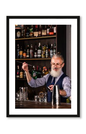 Portrait elderly bartender man with fresh delicious cocktail