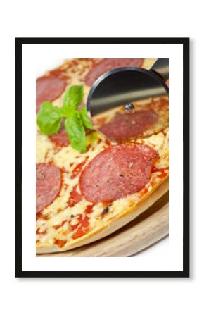Salami-Pizza