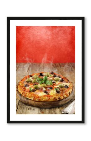 pizza alle olive pancetta e aglio - fumante