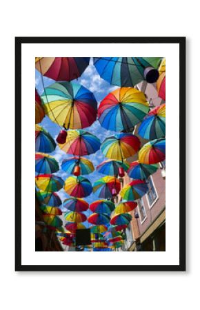 bunte Schirm-Installation in Istanbul, Türkei