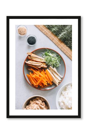 Making vegan maki sushi